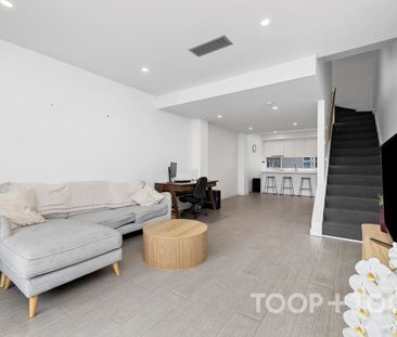 Modern City Living - Walk to Everything! - Photo 1