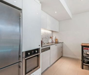 Modern and stylish 1-bedroom apartment - Photo 5