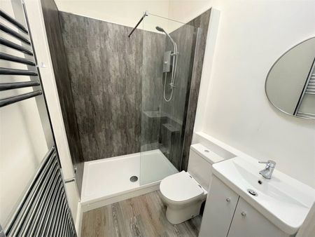 Upper High Street, Taunton, Somerset - Photo 3