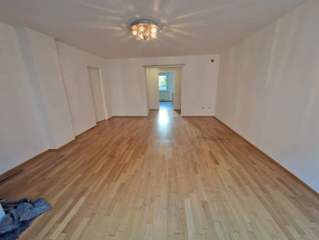 RUHIGE HÜBSCHE 3 ZIMMERWOHNUNG - NÄHE BRÜNNERSTRASSE - Unbefristet - Garagenplatz - Photo 5