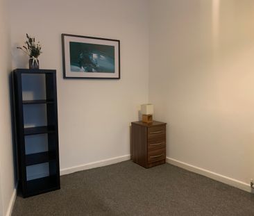 Executive Rooms In Bolton 🙌 Room 3 - Spacious Double - Photo 4