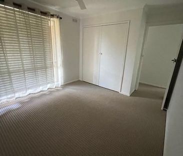 2 BEDROOM UNIT - SHORT WALK TO STATION - Photo 1