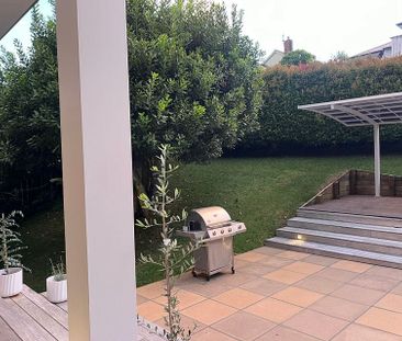 Beach Cottage in Narrow Neck - Photo 6