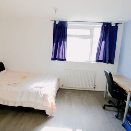 3 Bed / 1 Bath - Photo 1