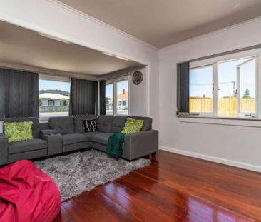 Three bedroom home - Photo 1