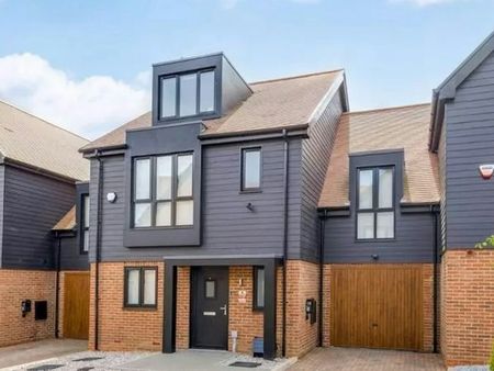 Town house to rent on - Photo 2