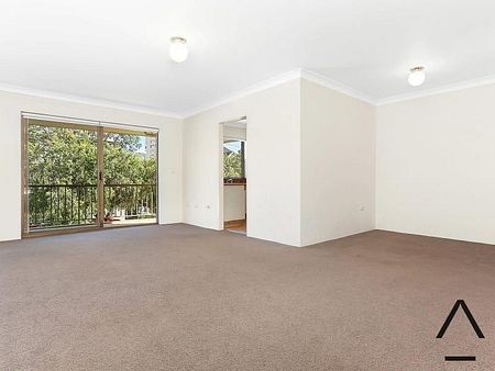 Centrally Located Two Bedroom Security Apartment with Single Garage - Photo 3