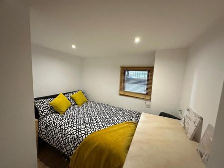 1 bedroom in a house share to rent - Photo 5