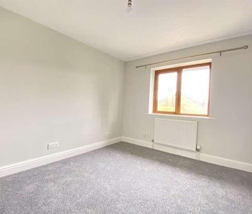 Hatch Warren, Basingstoke, RG22 - Photo 5