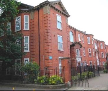 Room in a Shared Flat, Chilton Grove, SE8 - Photo 1