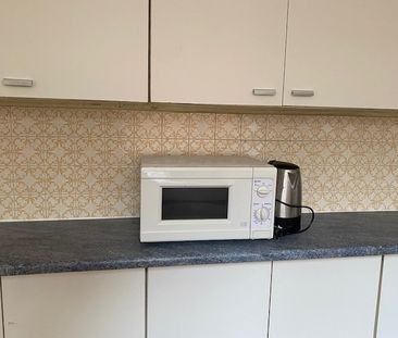 Room in a Shared House, Bedford Road, RG1 - Photo 6