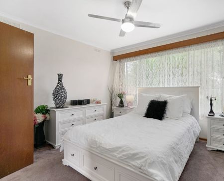 Charming Family Home in Alfredton – Perfectly Located! - Photo 2