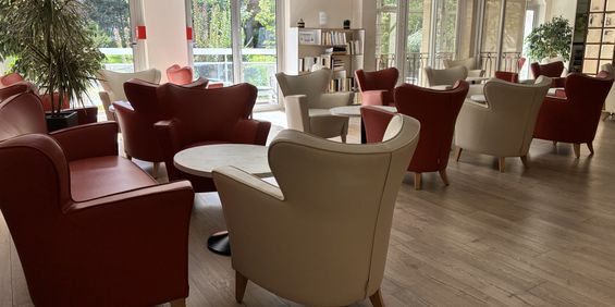 Location Appartement 1 pièce 32m² PARIS 15ème - Photo 3