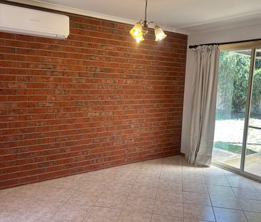 MOVE IN READY: MODERN THREE-BEDROOM TOWNHOUSE IN THURGOONA - Photo 2