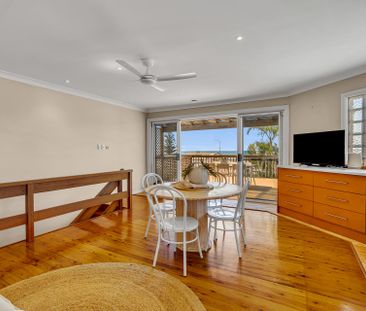 Spacious Family Home With Ocean Views - Photo 4