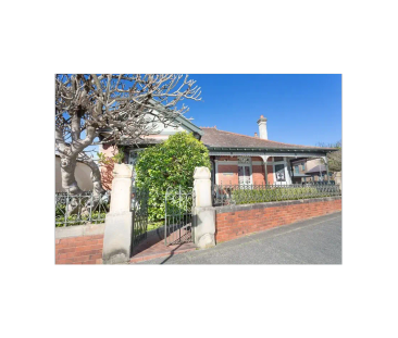 Centrally Located Furnished Studio - Photo 5