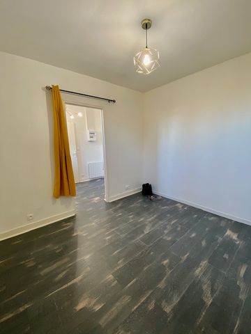A LOUER APPARTEMENT T1 PLOERMEL CENTRE VILLE 56800 BRETAGNE MORBIHAN - Photo 3