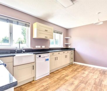 3 bedroom detached house to rent - Photo 5