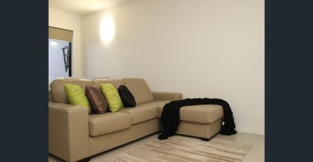 Modern unit in prime location! - Photo 5