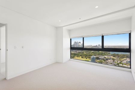 Elevate your lifestyle in one of Sydney's most coveted residential landmarks - Photo 2