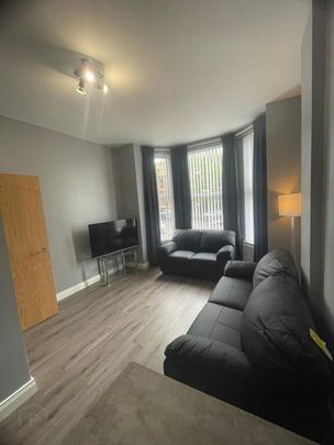 Apt 1, 20 Eglantine Avenue, Belfast, BT9 6DX - Photo 1