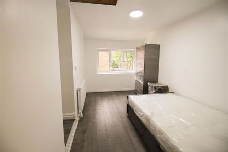 1 bedroom in a house share to rent - Photo 4
