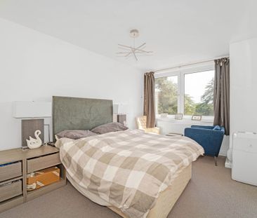 Penton Hall Drive, Staines-upon-Thames, TW18 2HR - Photo 3