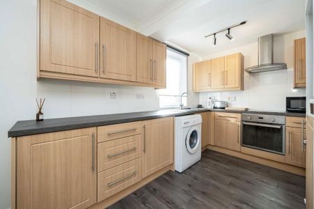 2 bedroom flat to rent - Photo 4