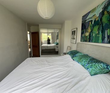 Room in a Shared House, Searles Close, SW11 - Photo 6