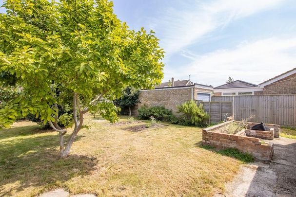 2 bedroom bungalow to rent - Photo 1