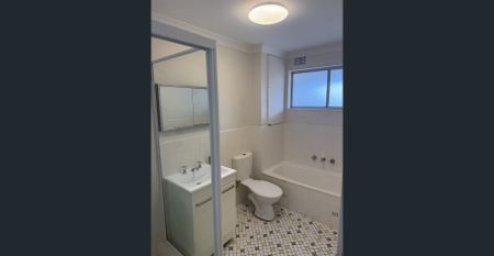 Close to everything - Photo 3