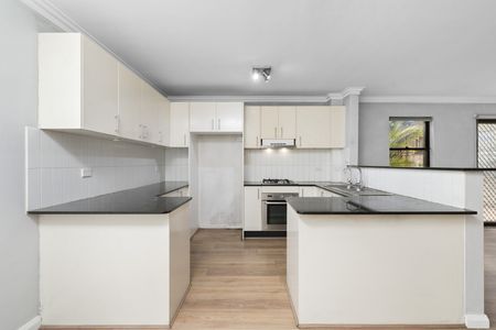 Oversized 2 Bedroom Ground Floor Unit - Photo 3