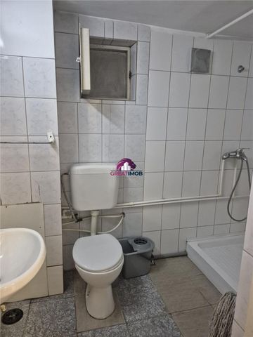 Loc #238;n camer#259; — 160 EUR/lun#259; | Tot inclus |... - Photo 4