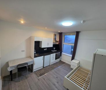 Studio to rent - Photo 3