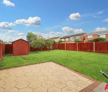 Christopher Close, Hornchurch, RM12 - Photo 3