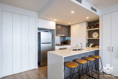 Level 13, City and River Views - Photo 5