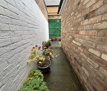 Trinity Road, Scarborough, YO11 - Photo 2