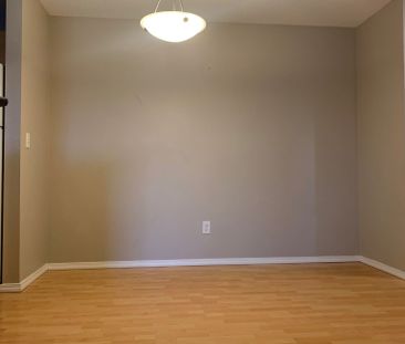 TOP FLOOR 2 BED, ALL UTILITIES INCLUDED!! - Photo 1