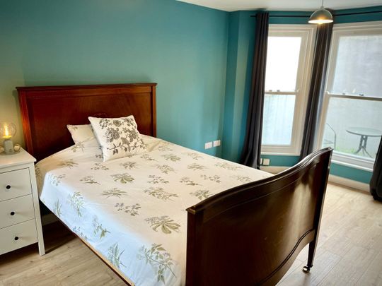 1 Bed Flat, Balfour Road, BN1 - Photo 1