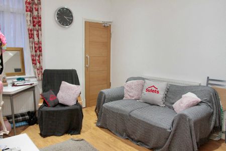 Montague Road (3 bed) - Photo 3