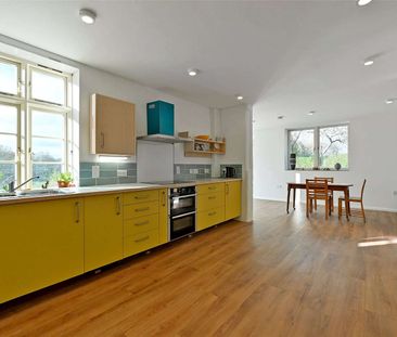 Newly refurbished two bedroom home with stunning countryside views - Photo 6