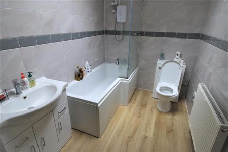 3 bedroom terraced house to rent - Photo 2