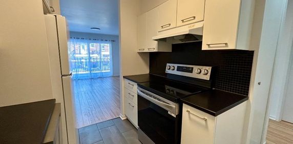 Superb 3 1/2, completely renovated in Lachine, guaranteed favorite, disponible now, 1 450 $ - Photo 2