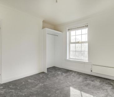 5 bedroom semi-detached house to rent - Photo 6