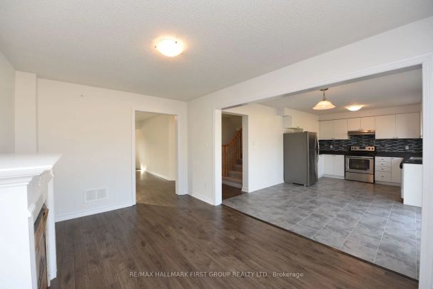 Detached Home For Lease | X8472398 - Photo 1
