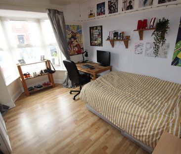 3 bedroom terraced house to rent - Photo 3