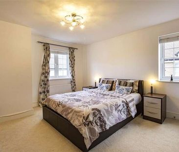 Collins Drive, Earley, Reading, Berkshire, RG6 - Photo 6