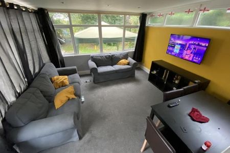 Dennistead Crescent, - Photo 3
