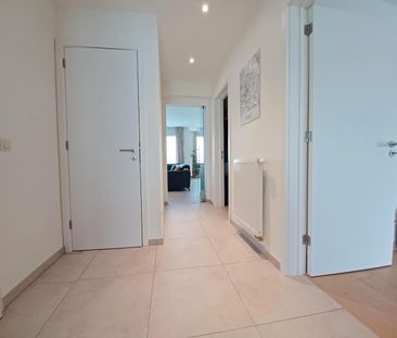 Ruim 2-SLK appartement met overdekte parkeerplaats - Photo 2