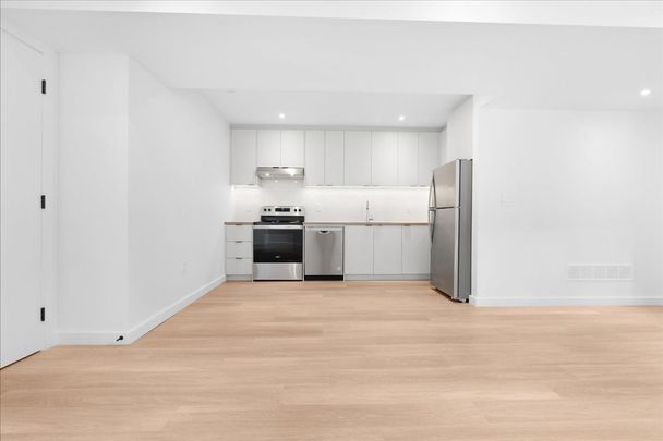 For Lease - 10 Summit Avenue Unit# 1, Toronto, Ontario - Photo 1